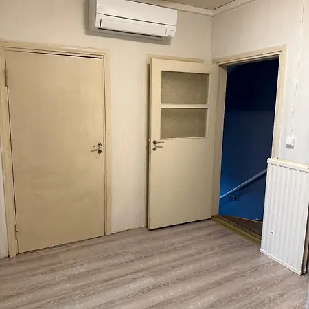 Hinkula - Kukonkarinkatu 11 *