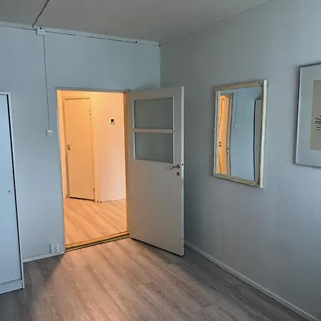 Hinkula - Kukonkarinkatu 11 *