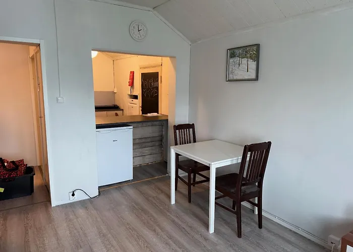 Hinkula - Kukonkarinkatu 11 *